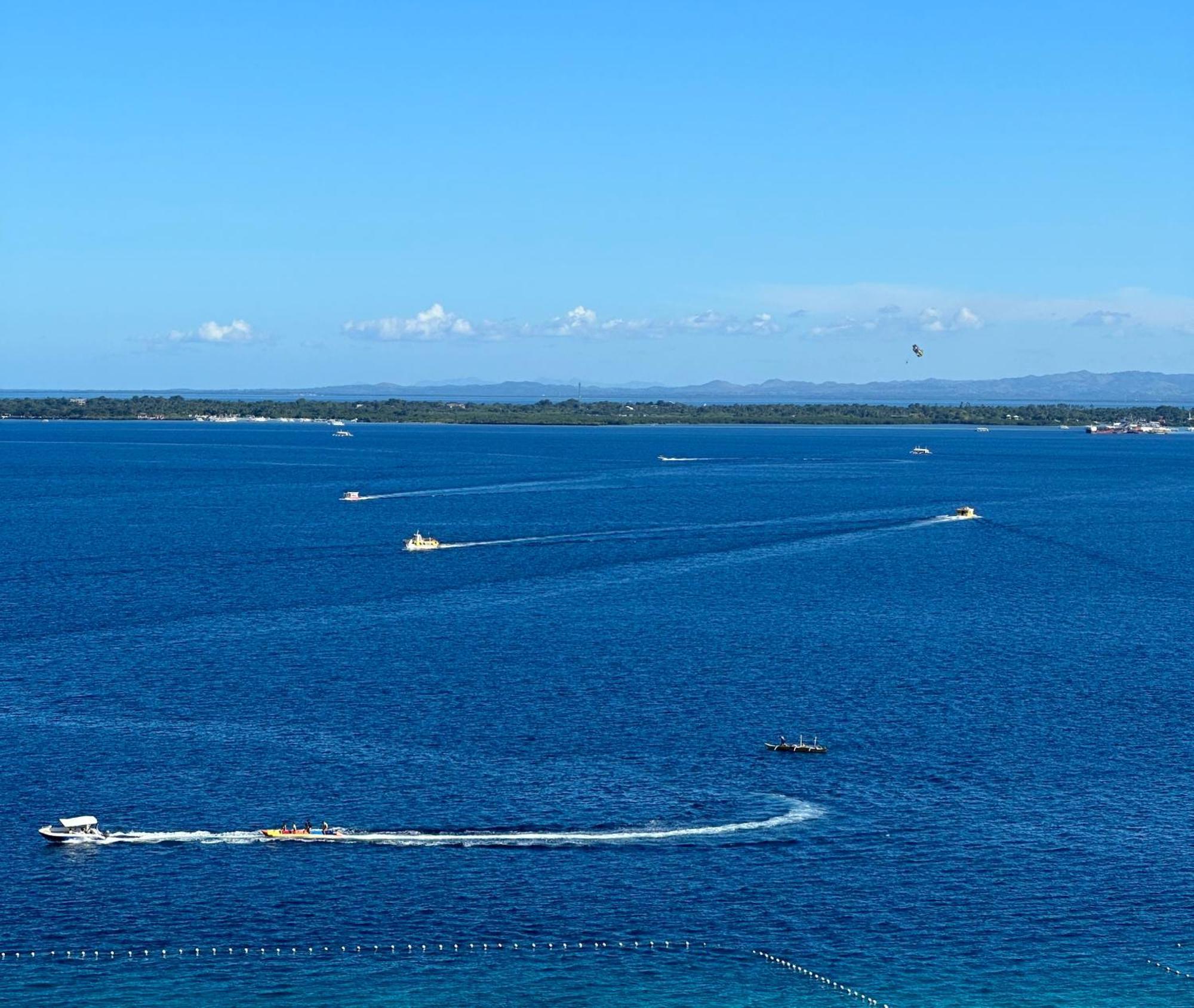 La Mirada Deluxe Suites With Oceanview Lapu-Lapu City Exteriör bild